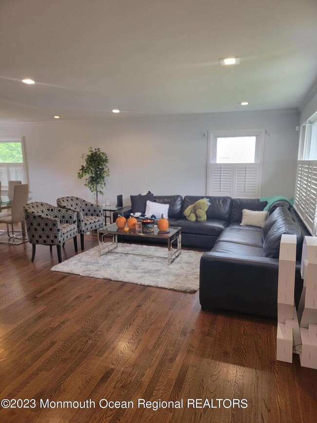 10 Johnston St, Oakhurst, NJ 07755 - photo 5