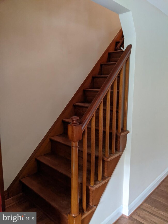 3927 Colchester Rd, Baltimore, MD 21229 - photo 7