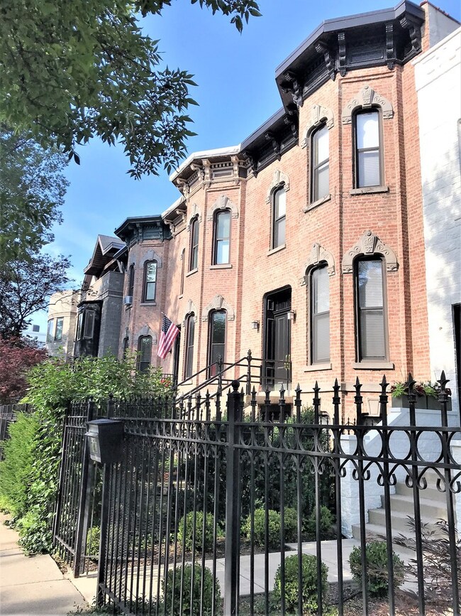 750 S Oakley Blvd unit 3, Chicago, IL 60612 - photo 2