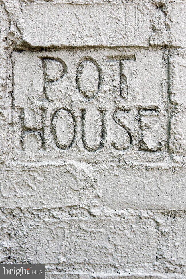 21896 Pot House Rd, Middleburg, VA 20117 - photo 2