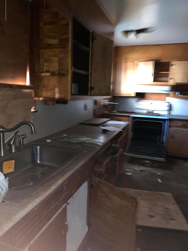 30 Vineyard Ave, North Middletown, NJ 07748 - photo 6