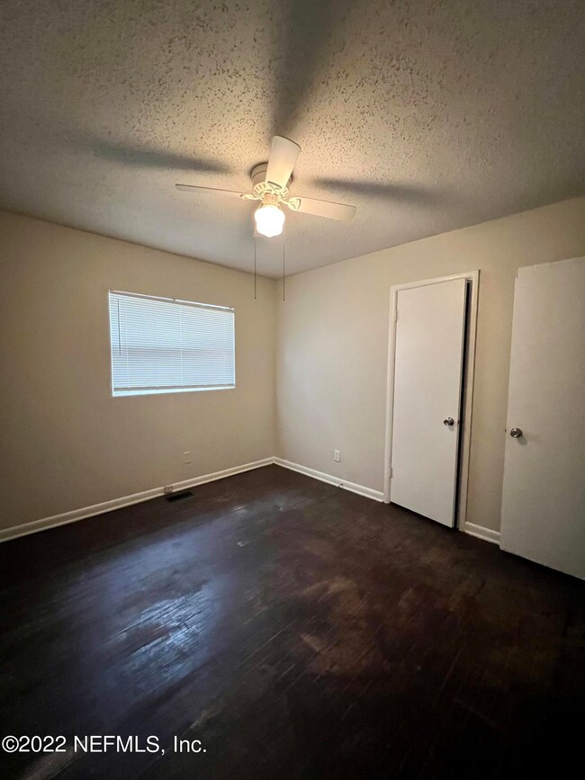 4303 Ish Brant Ct W, Jacksonville, FL 32210 - photo 7