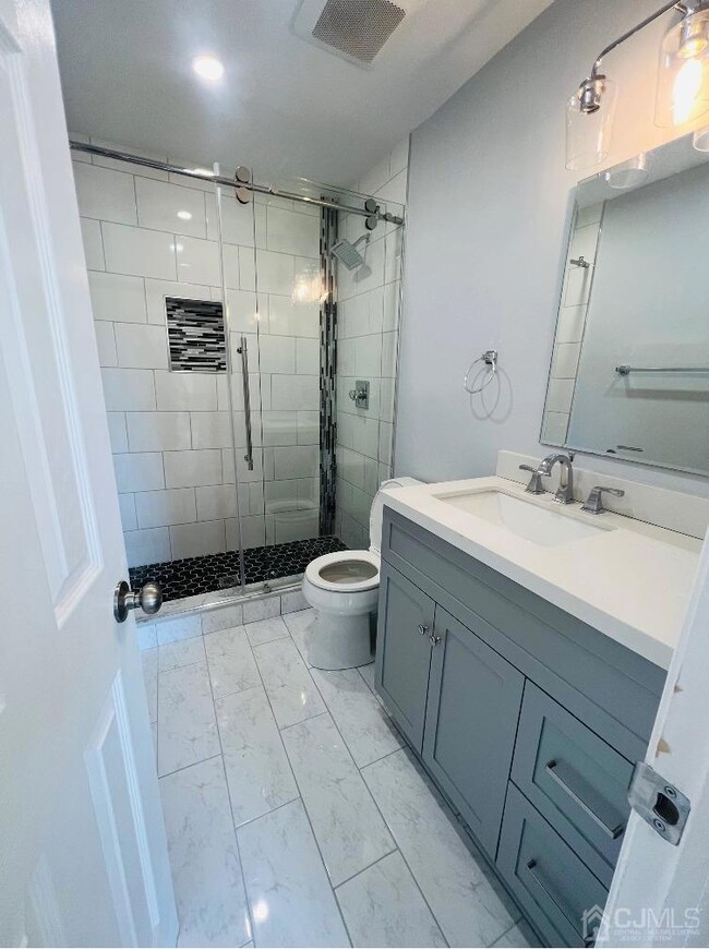 28 Lyon Ln unit 17D, Franklin Park, NJ 08823 - photo 6