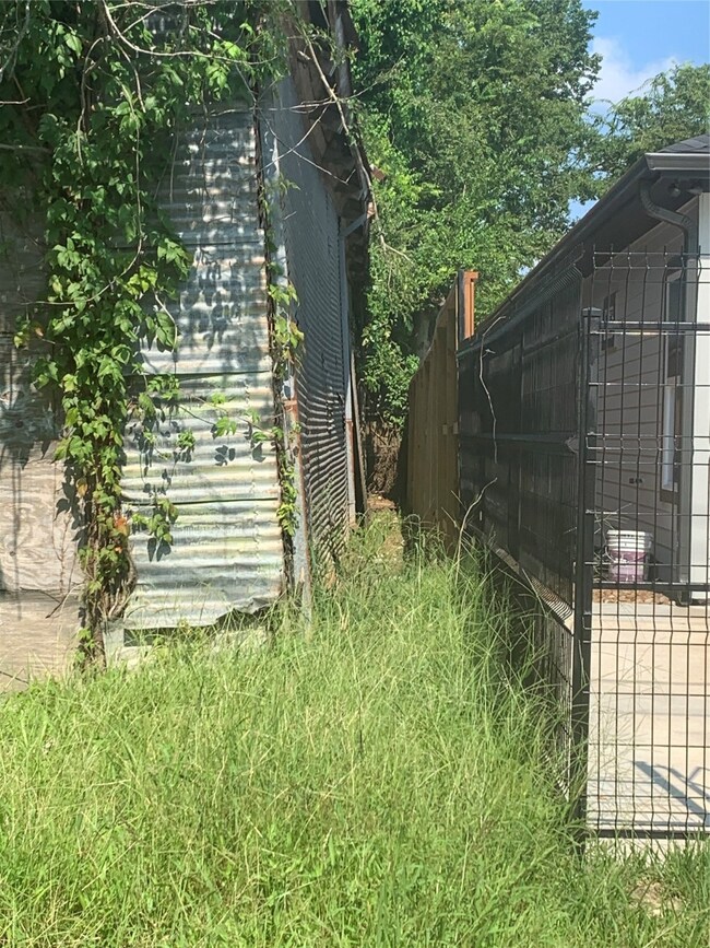 6006 England St, Houston, TX 77021 - photo 4