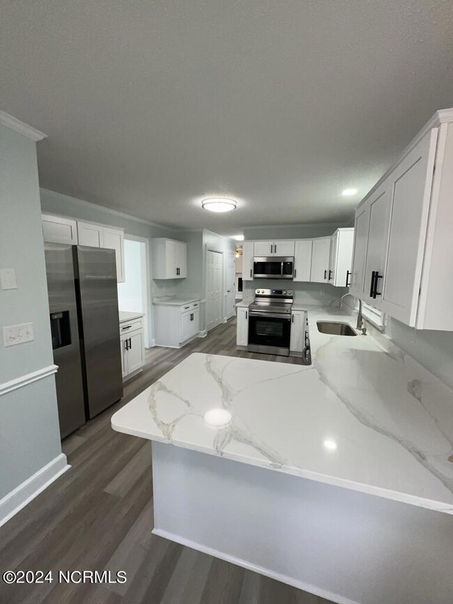 109 Wesleyan Ct, Jacksonville, NC 28546 - photo 4