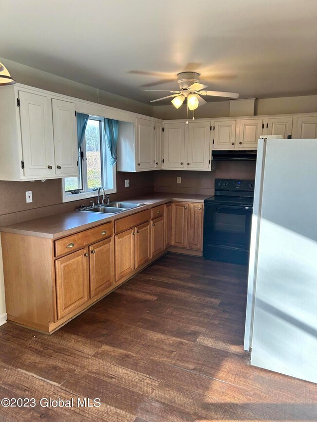 108 Louden Rd, Saratoga Springs, NY 12866 - photo 5