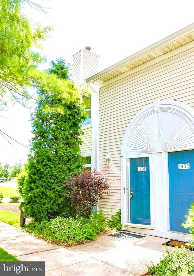 1901 Naomis Ct, North Wales, PA 19454 - photo 2