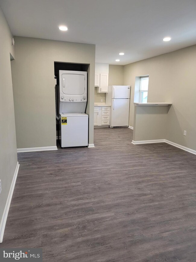 350 Main St unit 4, Schwenksville, PA 19473 - photo 2