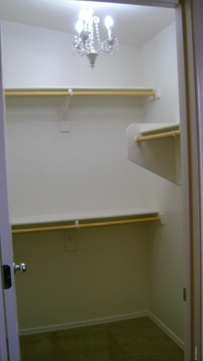 Master Bedroom Walk In Closet