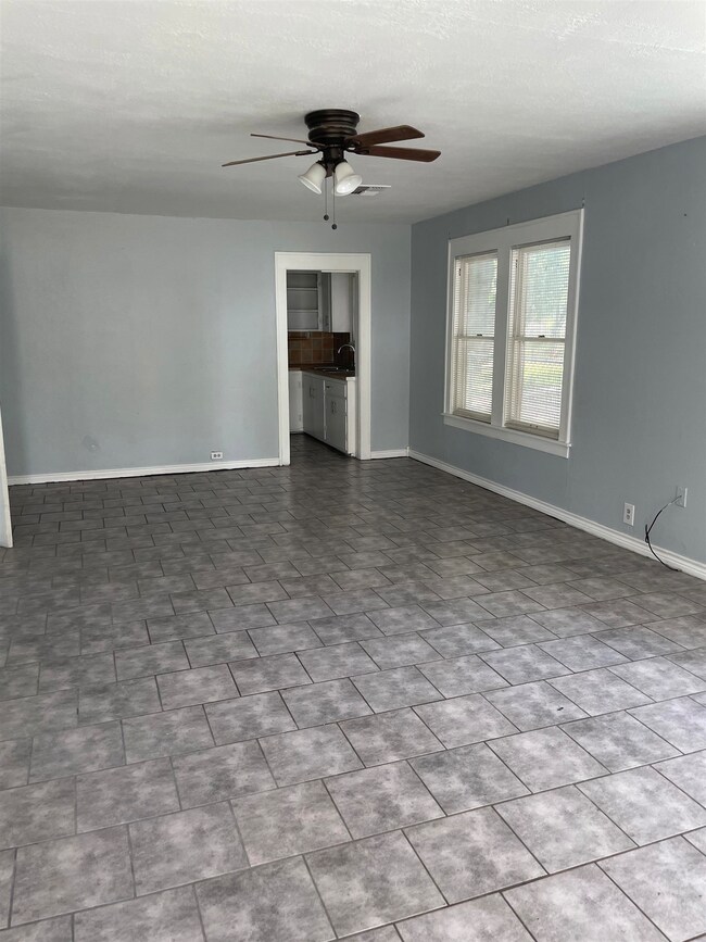 1210 W Pine Ave, Duncan, OK 73533 - photo 3