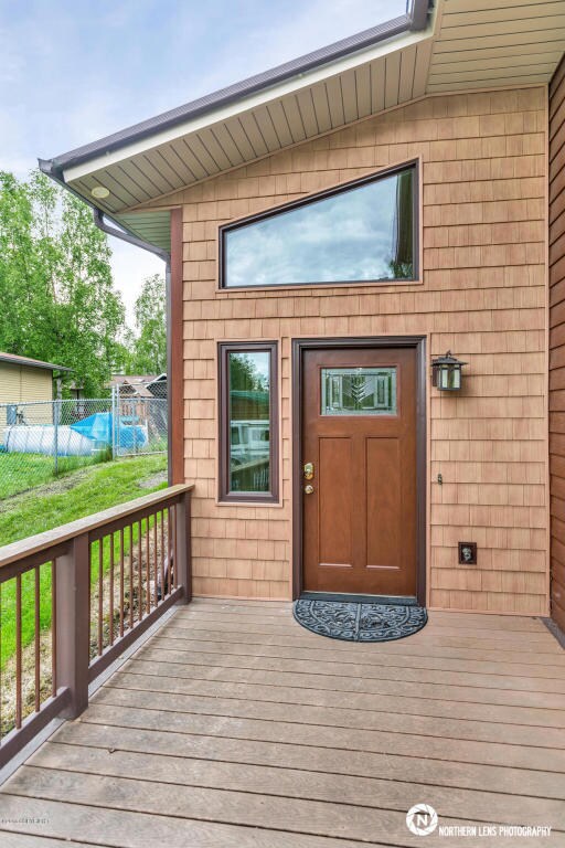 6_EntranceExterior