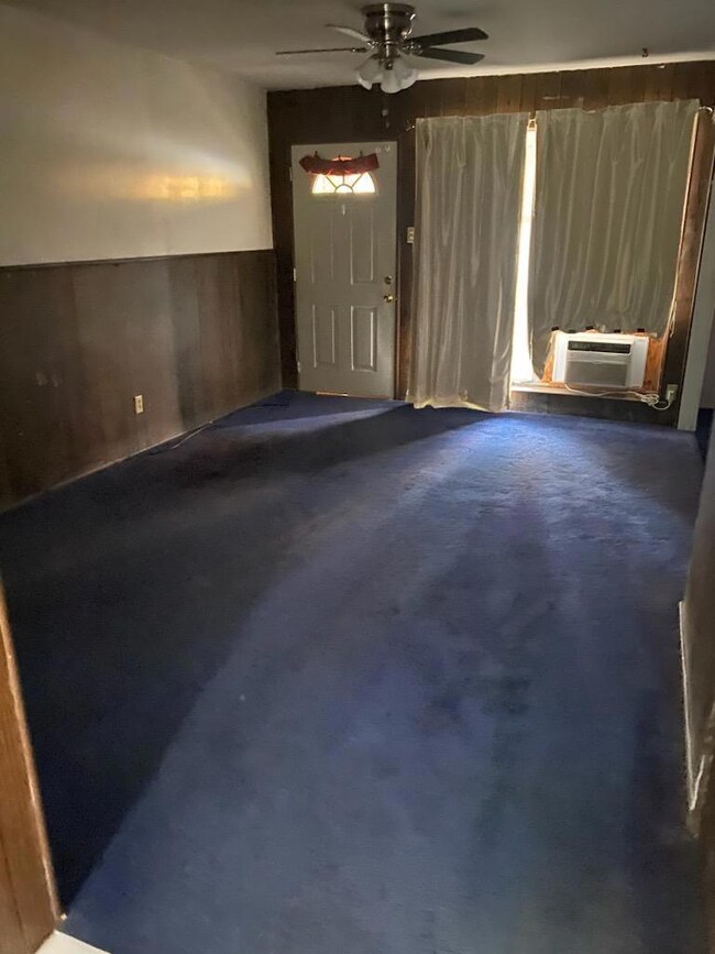 301 Myrtle Dr, Hurst, TX 76053 - photo 2