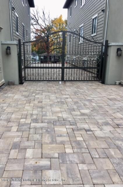 electronic gate to parking