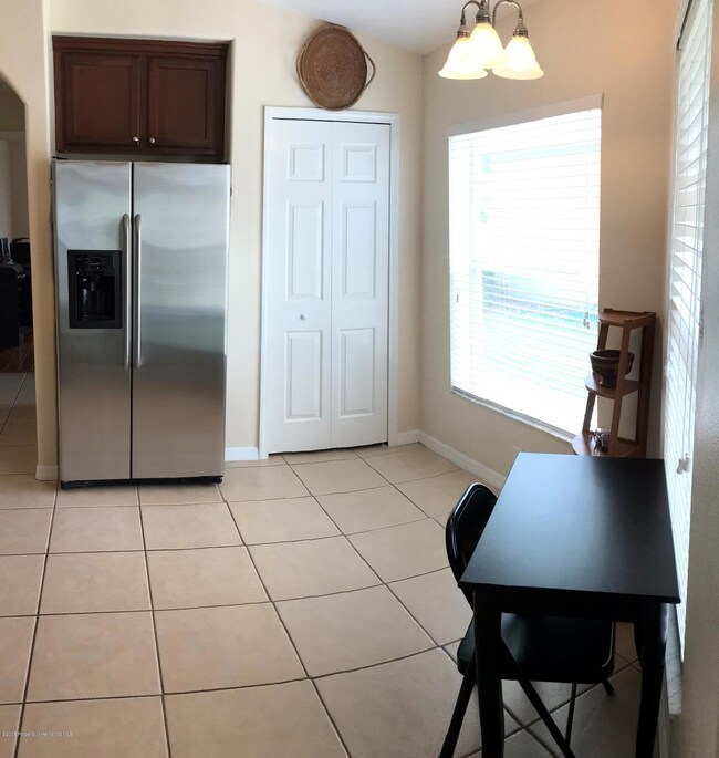 Eat-in Kitchen & Pantry