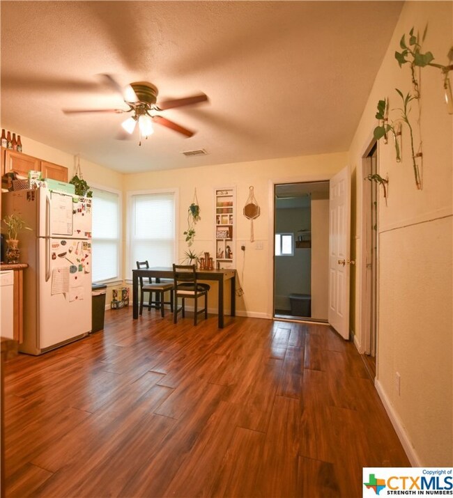 807 N Main St, Copperas Cove, TX 76522 - photo 2