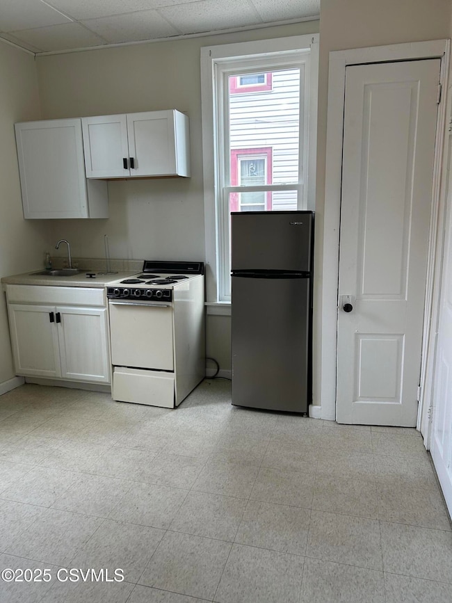 19 Walnut Apt 4 St, Milton, PA 17847 - photo 2