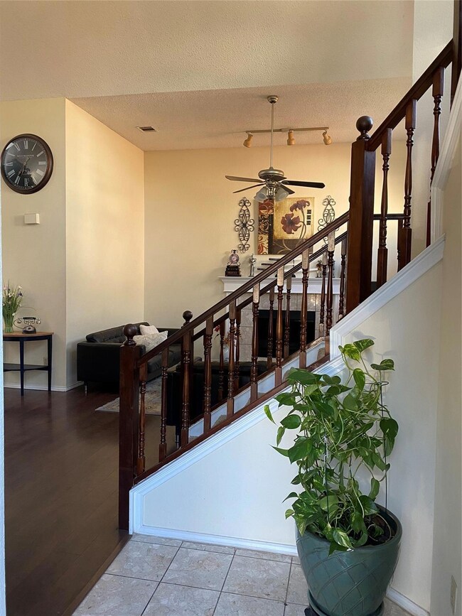 2905 Eagles Nest Dr, Bedford, TX 76021 - photo 2