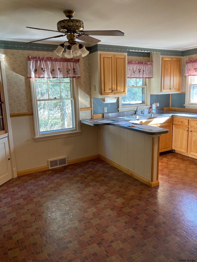 629 Sacandaga Rd, Schenectady, NY 12302 - photo 6