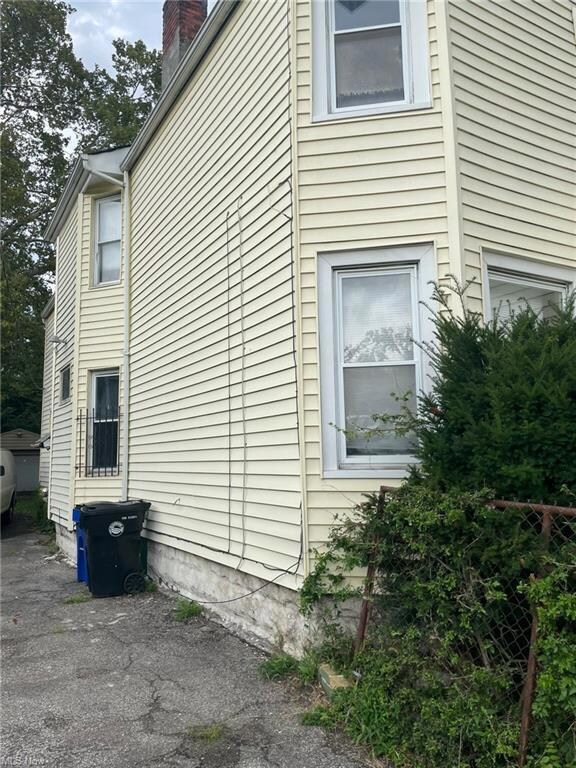 View of home's exterior