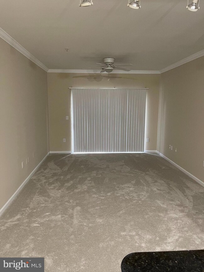 12925 Centre Park Cir unit 205, Herndon, VA 20171 - photo 2