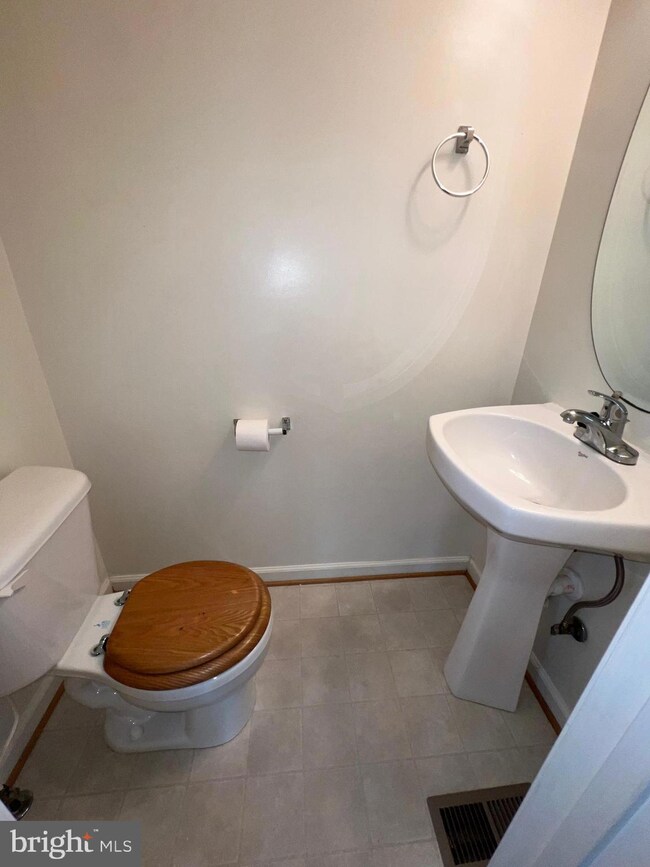 121 N Marshall St, Ranson, WV 25438 - photo 6