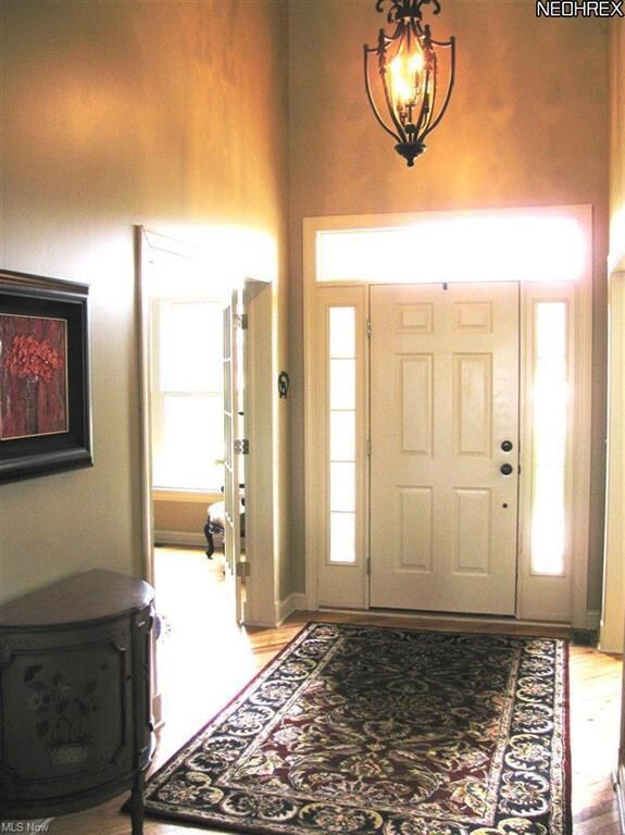 2-Story Foyer Entrance