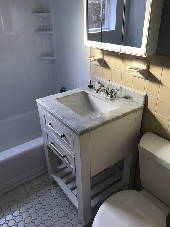 63 Lionel Ave unit F, Waltham, MA 02452 - photo 4