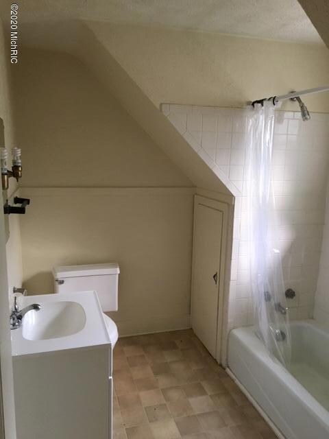 231 Bond bath 3