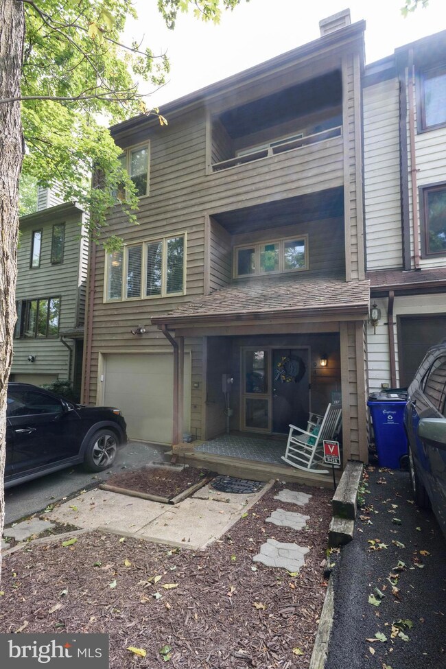 9428 Clocktower Ln, Columbia, MD 21046 - photo 2