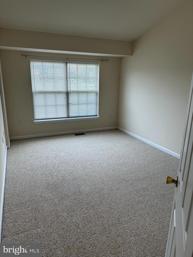 2048 Powell Dr, Chambersburg, PA 17201 - photo 6