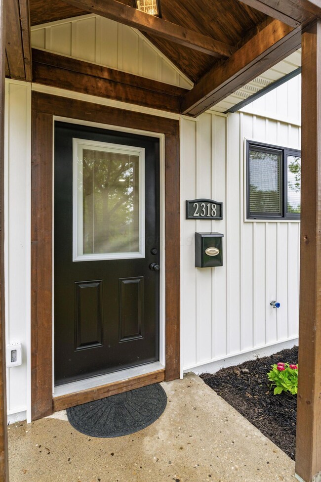 2318 Dawnlight Ave, Columbus, OH 43211 - photo 2