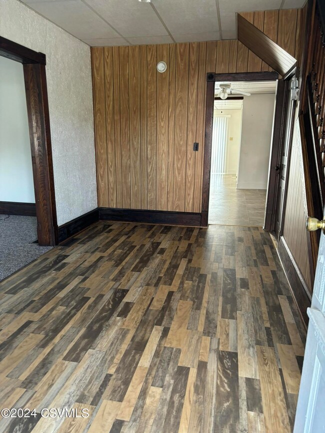 309 N Broad St, Selinsgrove, PA 17870 - photo 2