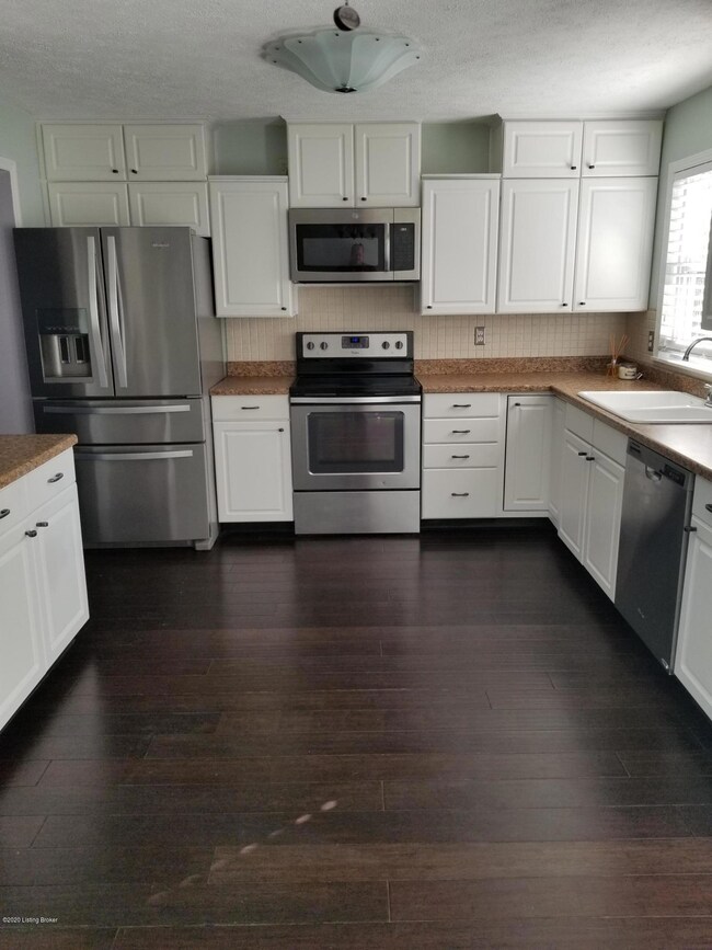 9018 Brandywyne Dr, Louisville, KY 40291 - photo 7