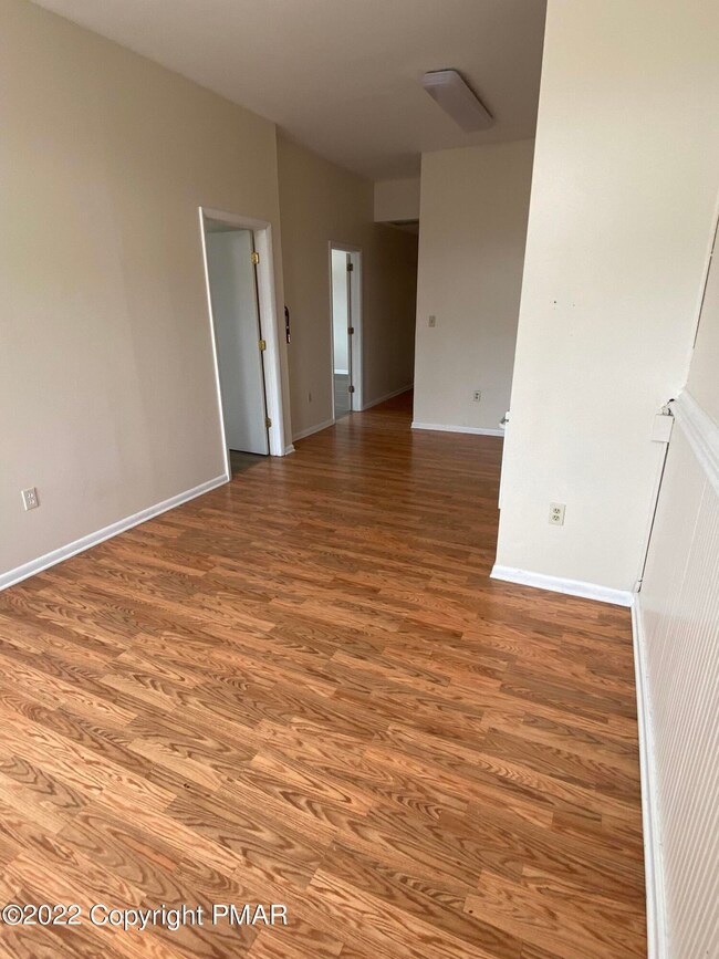 584 Main St unit 8, Stroudsburg, PA 18360 - photo 6