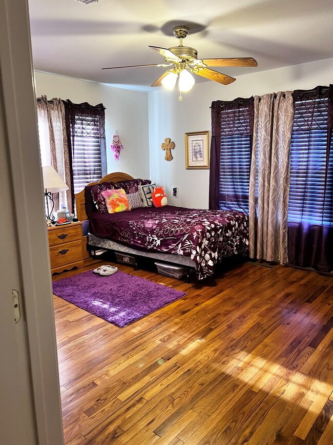 108 W Mulberry St, Fredericksburg, TX 78624 - photo 4