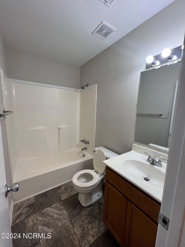 112 Stallion Dr, Jacksonville, NC 28540 - photo 5