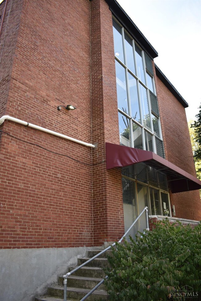 660 Straight St, Cincinnati, OH 45219 - photo 6