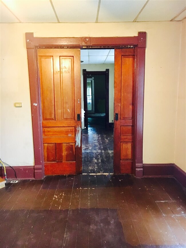 289 N Carroll St, Wabash, IN 46992 - photo 4