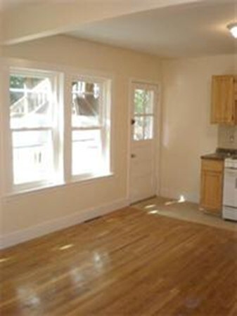 36 Massachusetts Ave unit 1 Right, Quincy, MA 02169 - photo 3