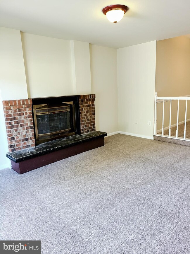 12870 Cara Dr unit 31C, Woodbridge, VA 22192 - photo 3