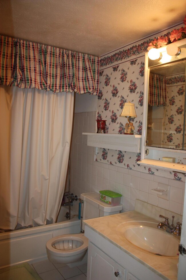 984 Torrey Hill Dr, Columbus, OH 43228 - photo 7