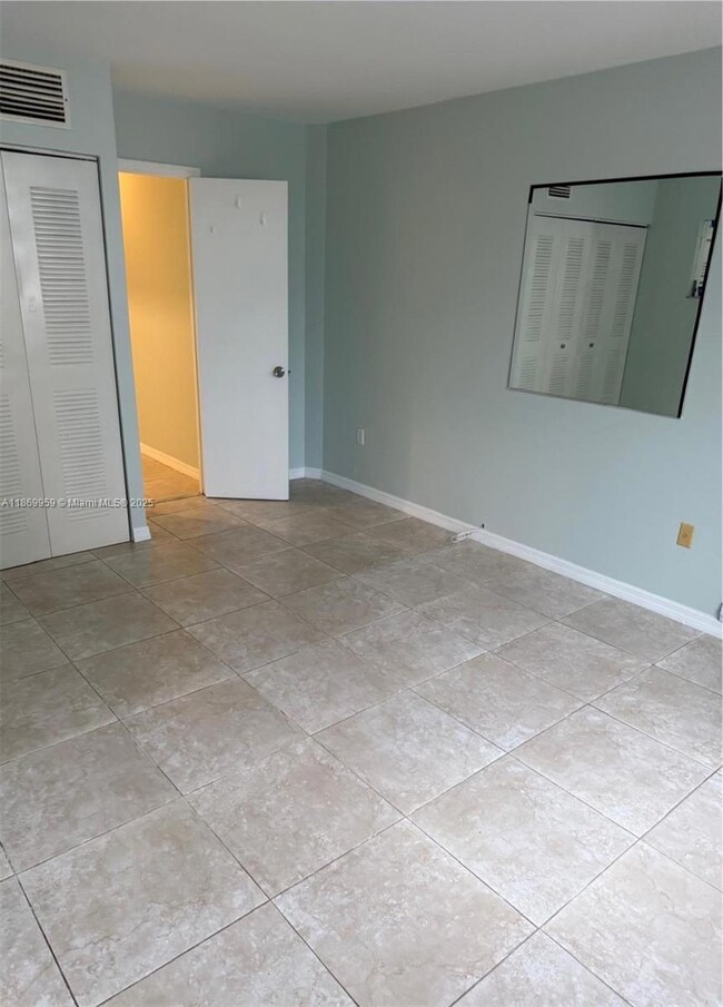 1710 NE 191st St unit 2083, Miami, FL 33179 - photo 6