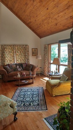 7 Weetamoe St, Worcester, MA 01602 - photo 6