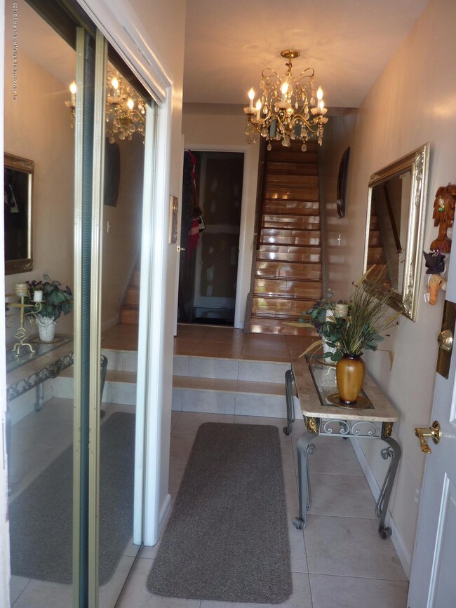 79 Dina Ct, Staten Island, NY 10306 - photo 2
