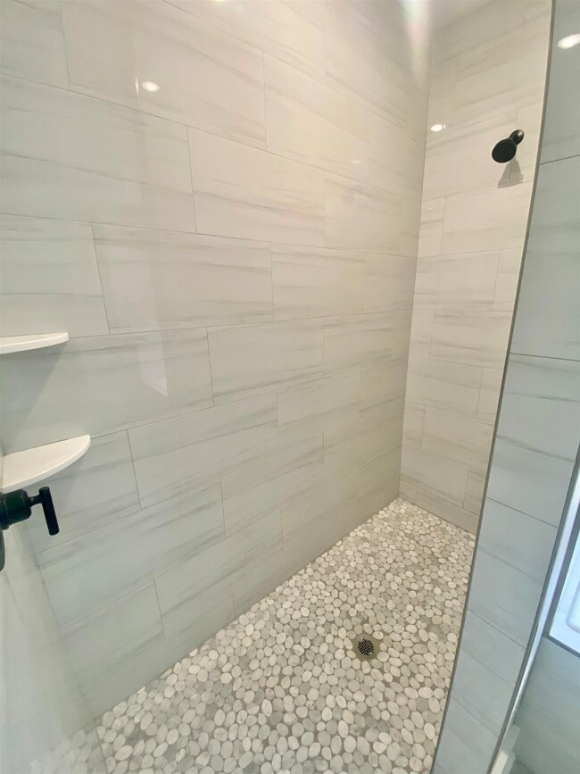 107 Country Club Dr, Crawfordville, FL 32327 - photo 5