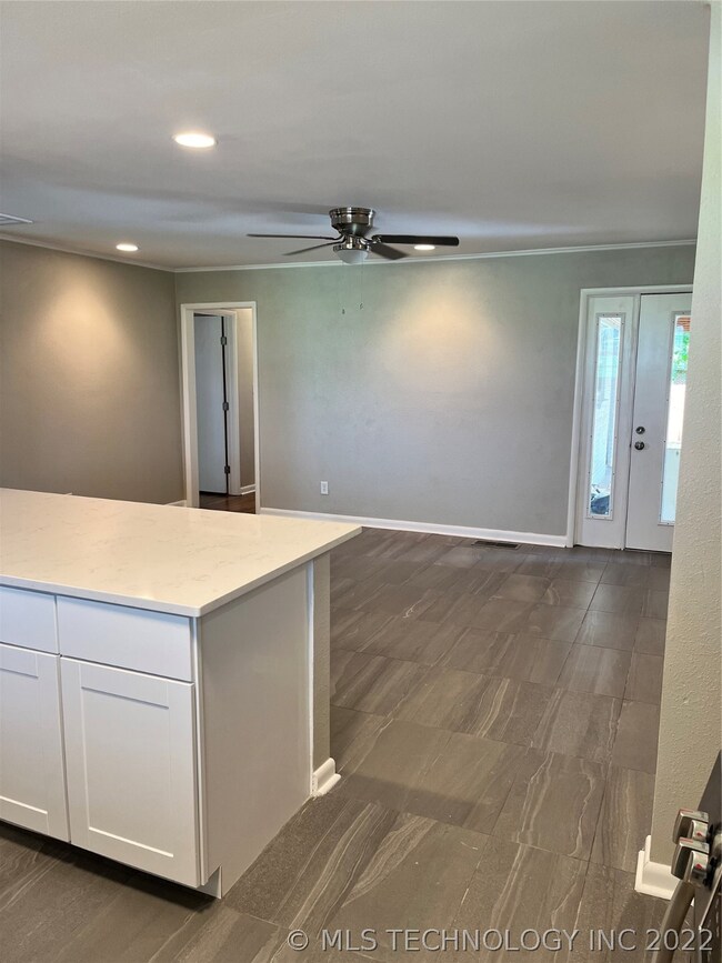 Kitchen Counter Dinning