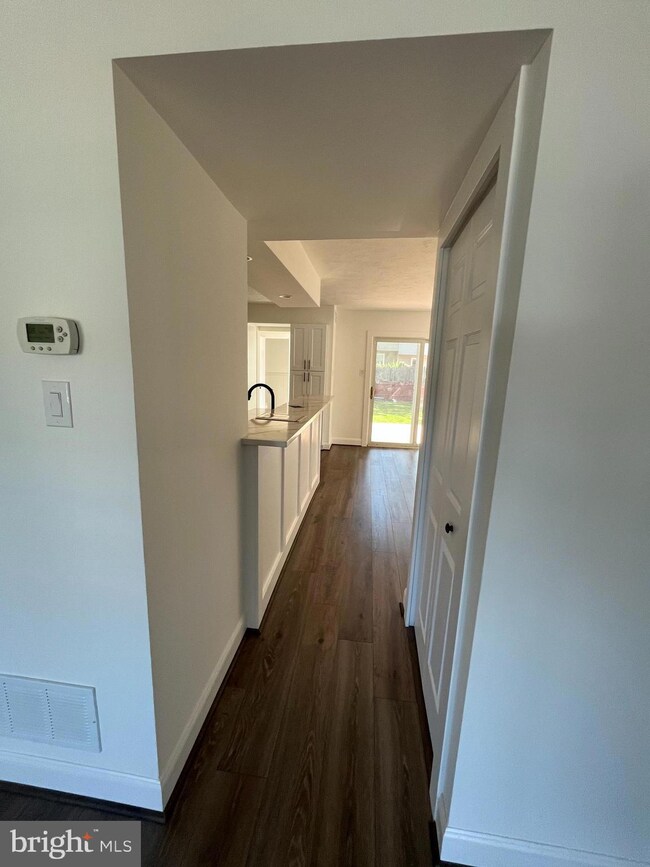 439 Colonial Dr, East Greenville, PA 18041 - photo 3