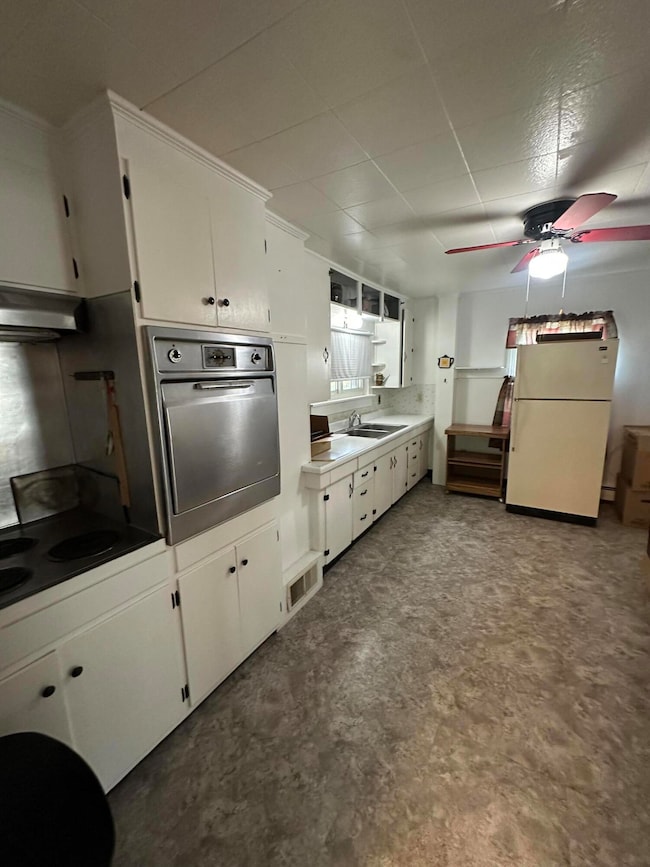 47 York St, Millinocket, ME 04462 - photo 4