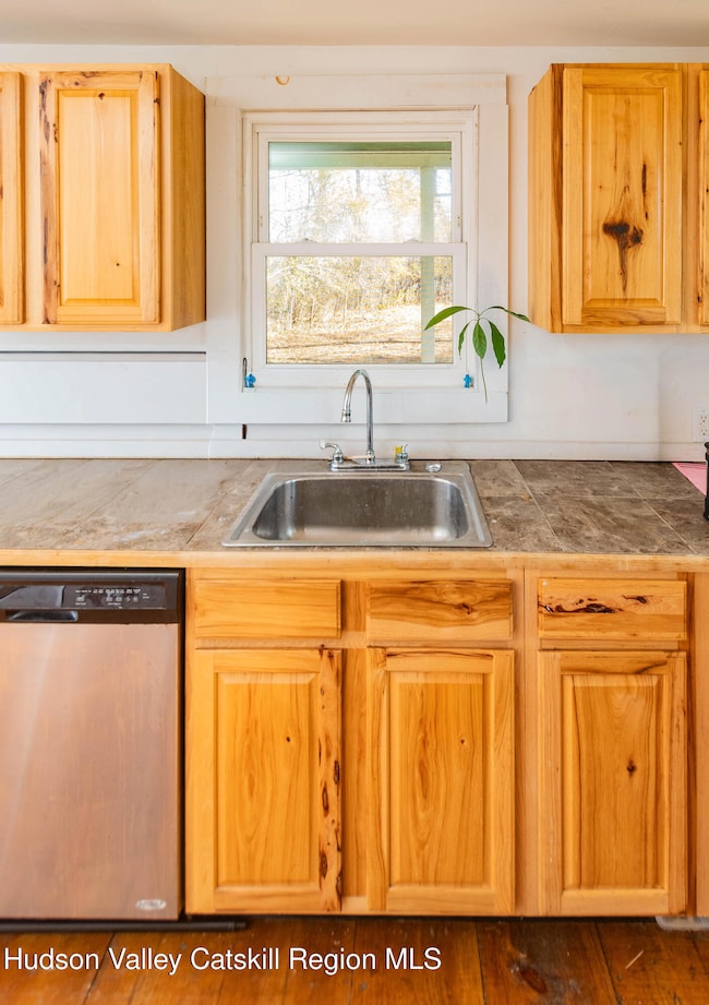 147 Broadway, Port Ewen, NY 12466 - photo 5