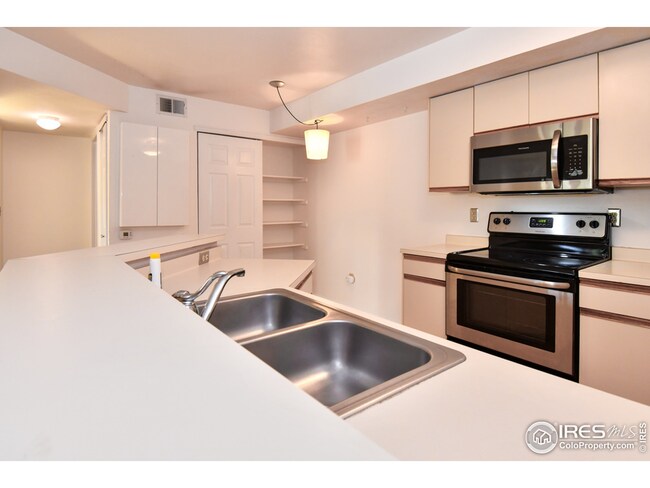 20 S Boulder Cir unit 2203, Boulder, CO 80303 - photo 3